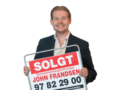 Lasse Rønn Nees, Trainee hos Ejendomsmæglerfirmaet John Frandsen i Lemvig med solgt skilt.